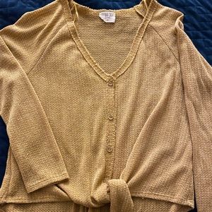 Sienna Sky Tie Front Button Up Top Size Medium